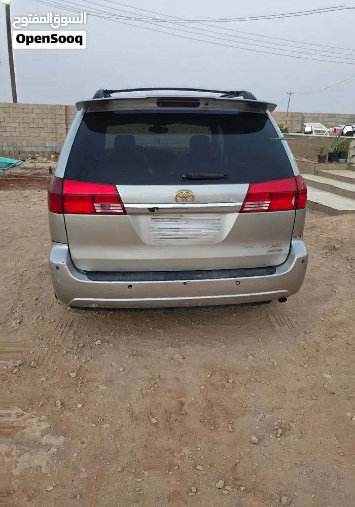 Toyota Sienna 2004 photo 4