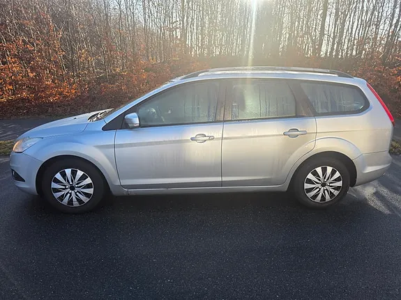 Ford Focus 2010 photo 3