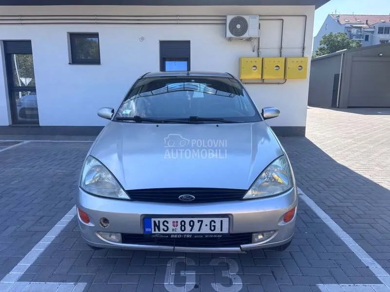 Ford Focus 2001 photo 2