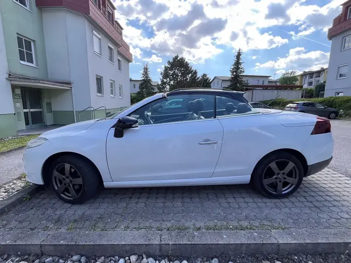 Renault Mégane 2013 photo 2
