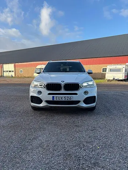 BMW X5 2015 photo 2