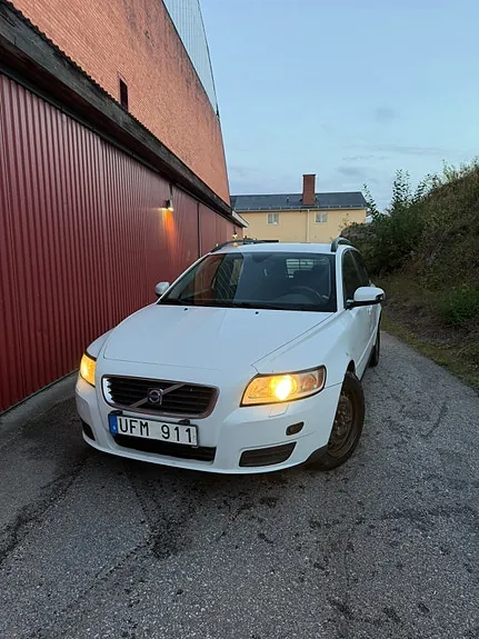 Volvo V50 2008 photo 2