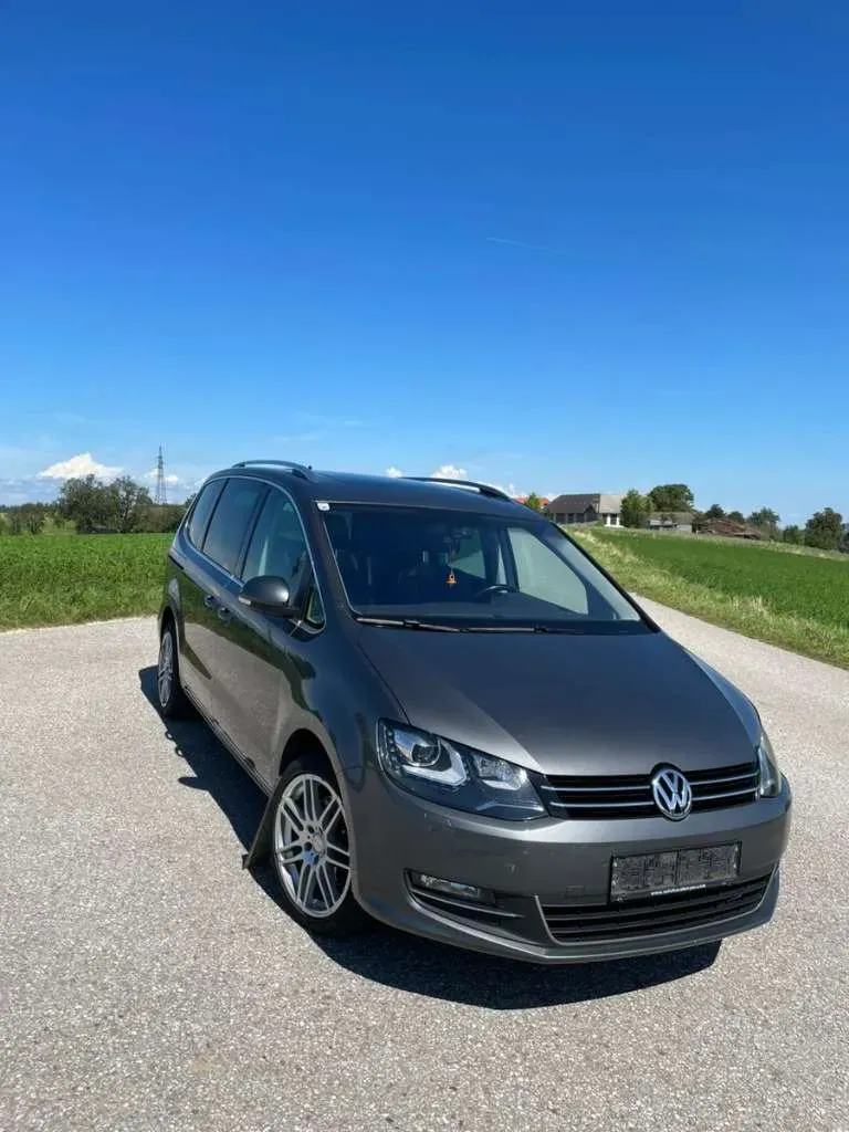 Volkswagen Sharan 2011 photo 2