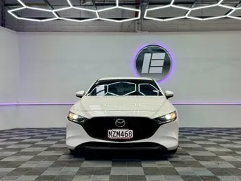 Mazda 3 2022 photo 3