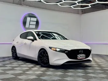 Mazda 3 2022 photo 2