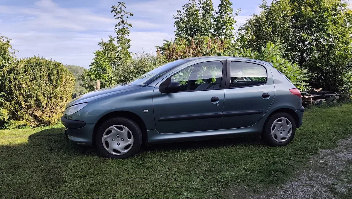 Peugeot 206 1999 photo 3