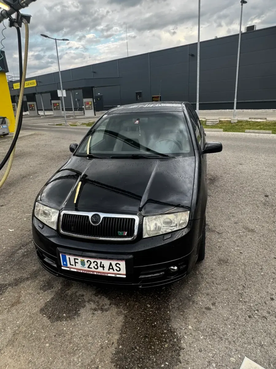 Skoda Fabia 2006 photo 2