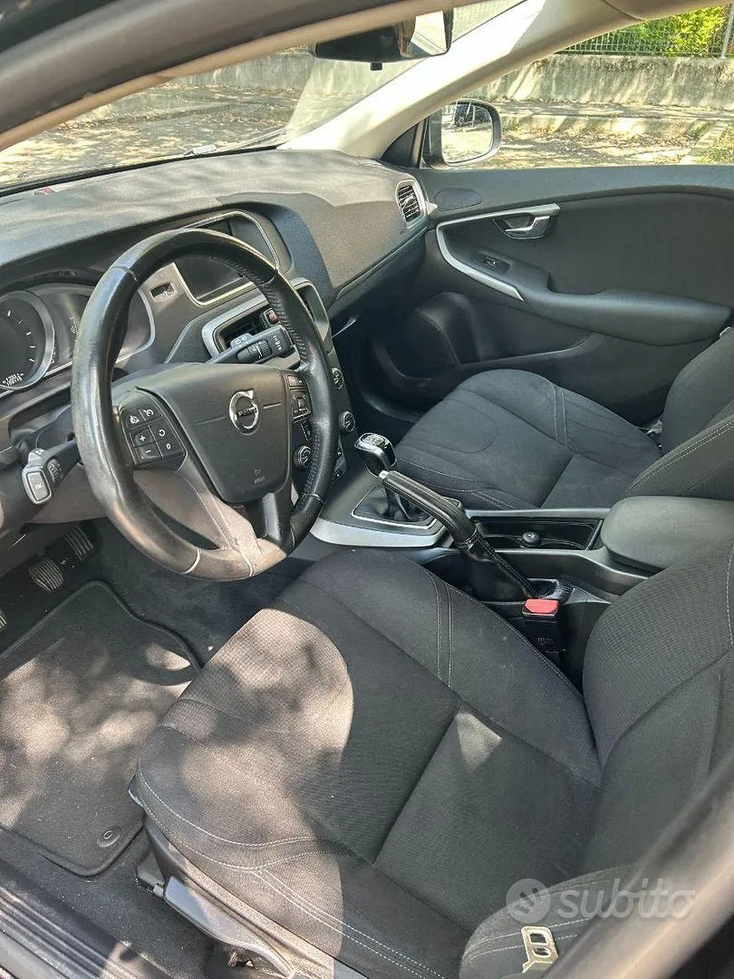 Volvo V40 2018 photo 2