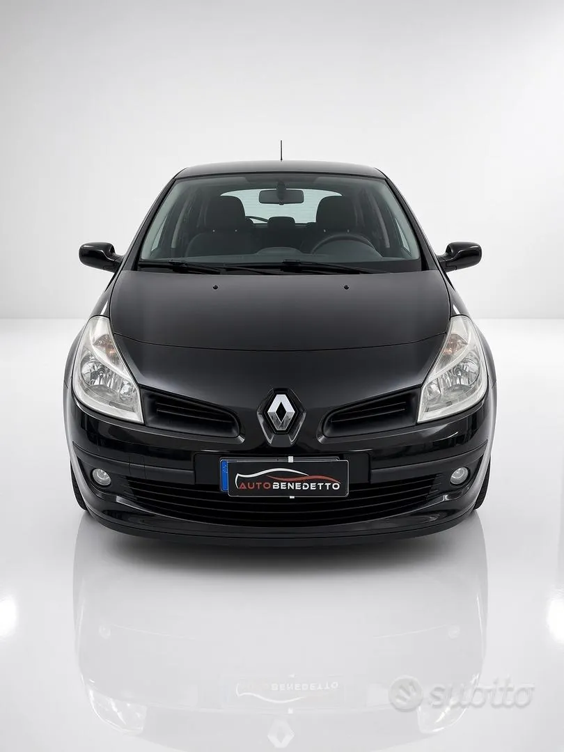 Renault Clio 2008 photo 2