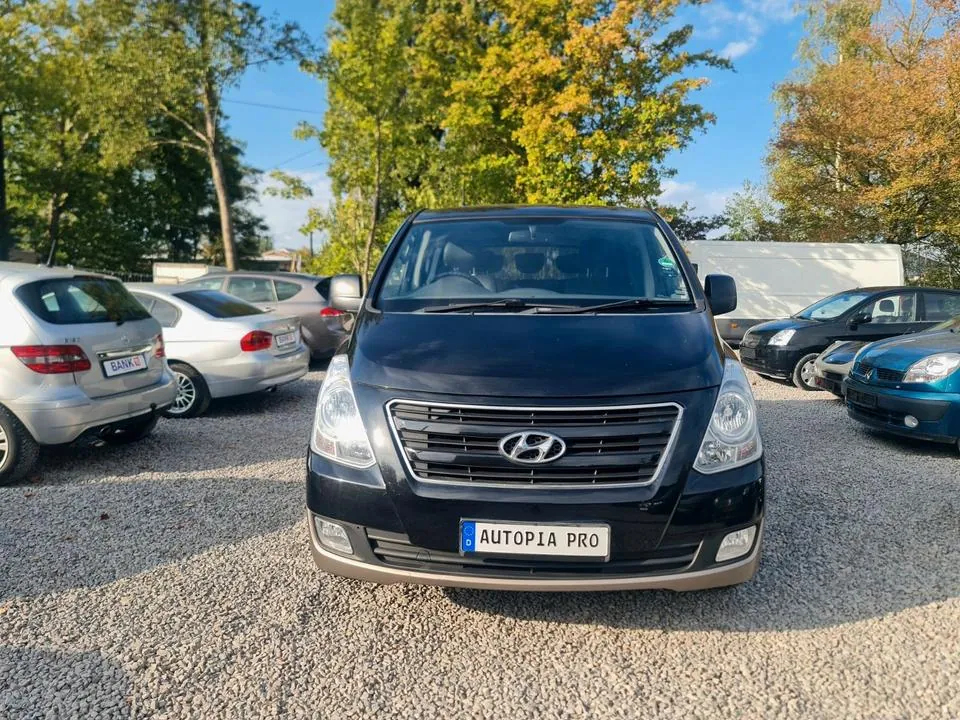 Hyundai Starex