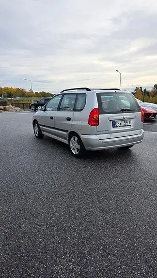 Mitsubishi Space Star 2004 photo 2