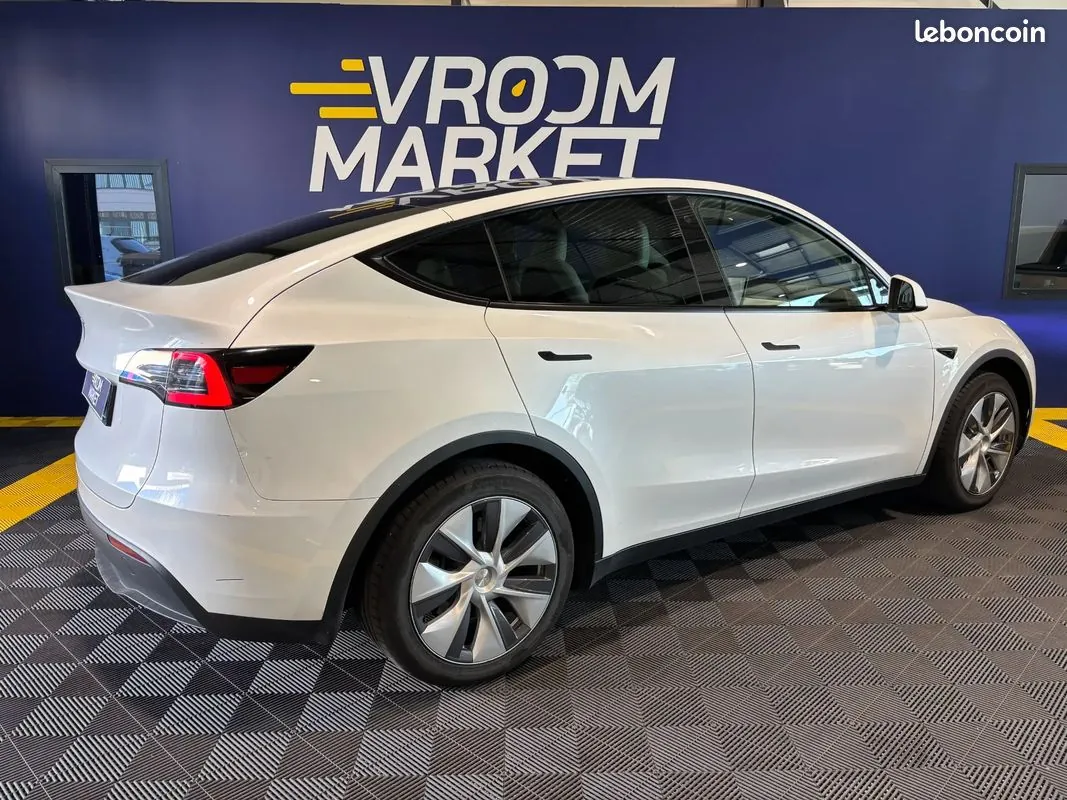 Tesla Model Y 2024 photo 4