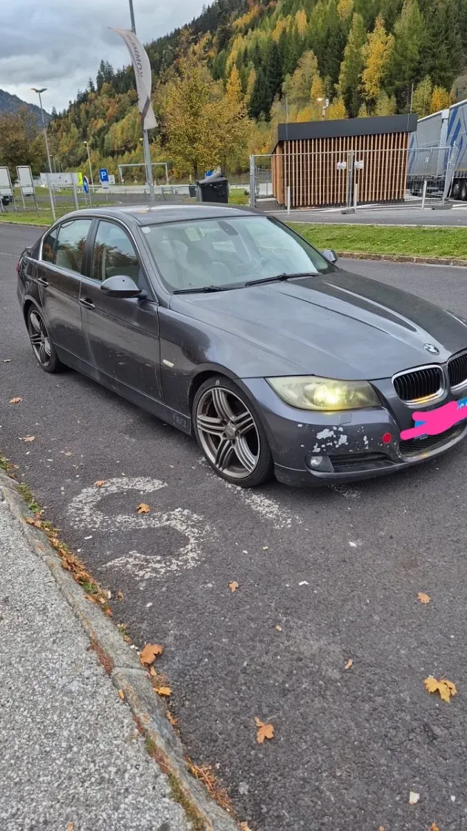 BMW 3 Series 2005 photo 2