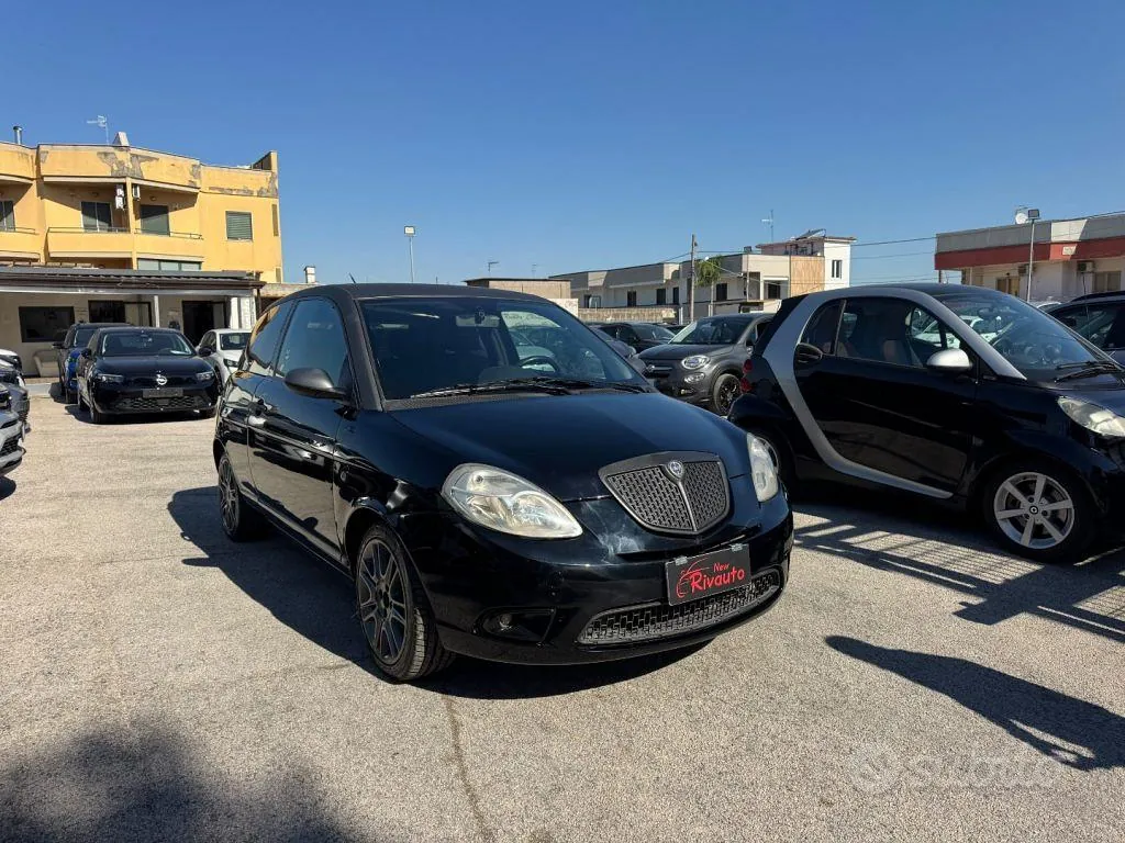 Lancia Ypsilon