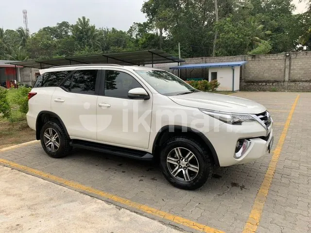 Toyota Fortuner 2018 photo 2