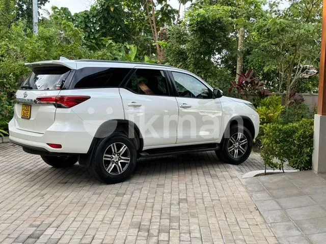 Toyota Fortuner 2018 photo 5
