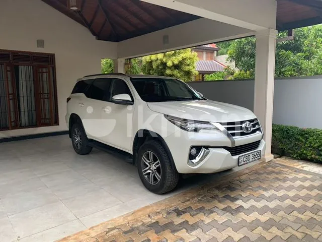 Toyota Fortuner 2018 photo 4