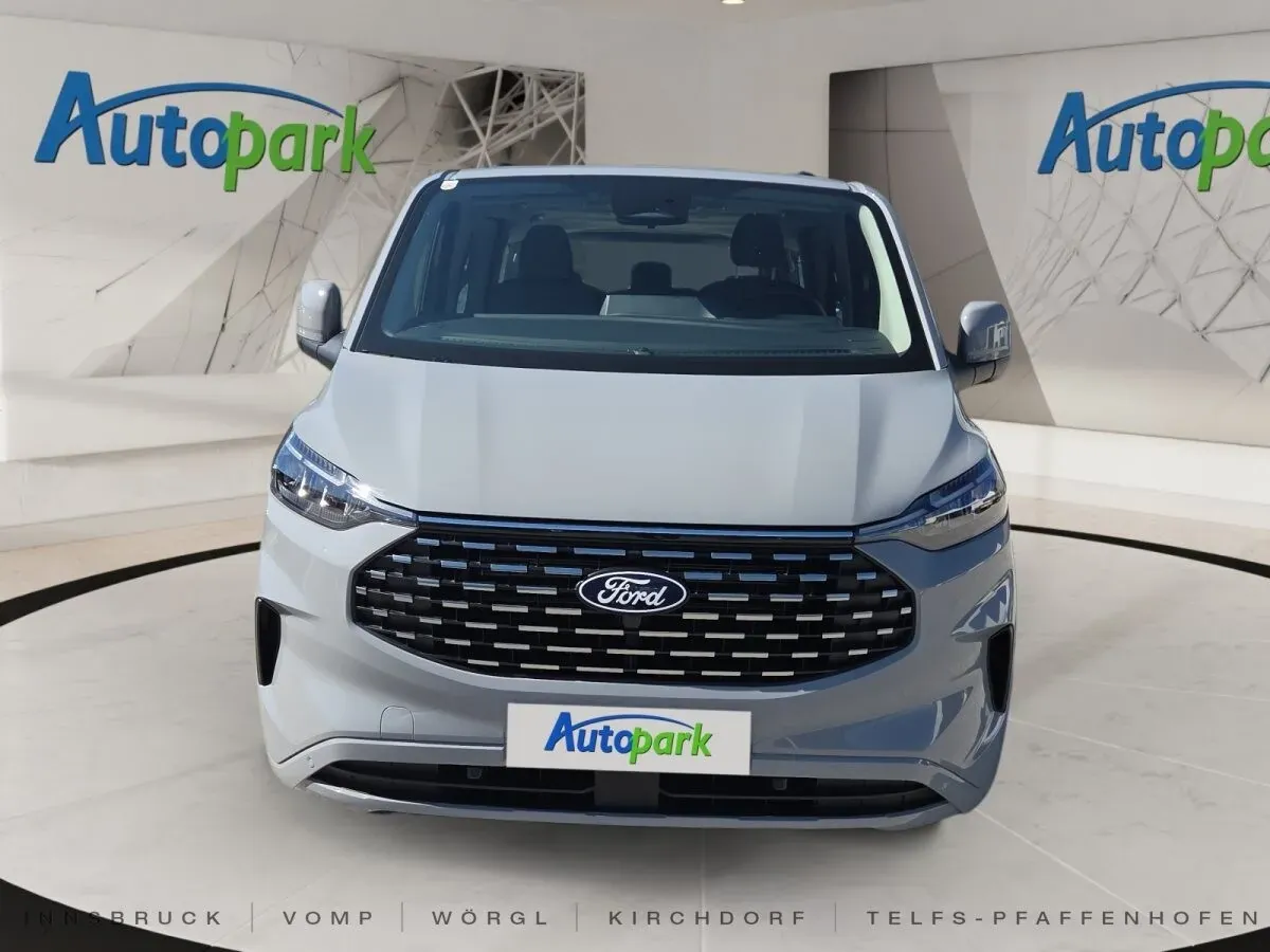 Ford Tourneo Custom 2025 photo 2
