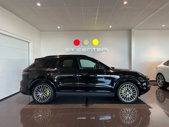 Porsche Cayenne 2021 photo 2