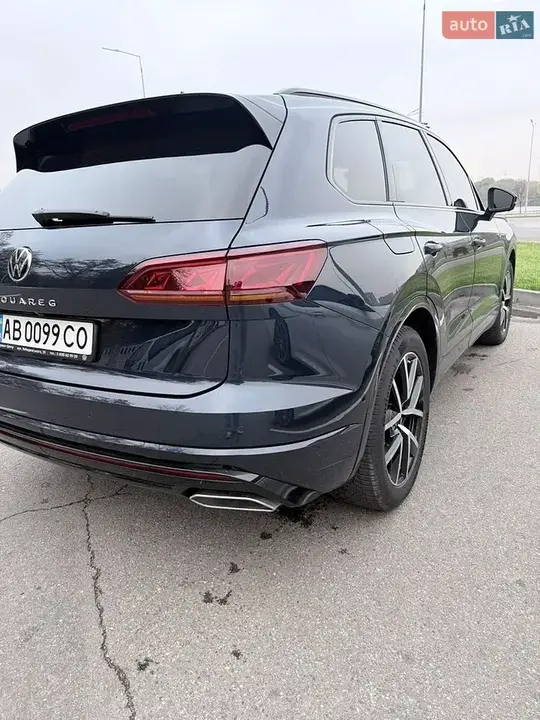 Volkswagen Touareg 2023 photo 3