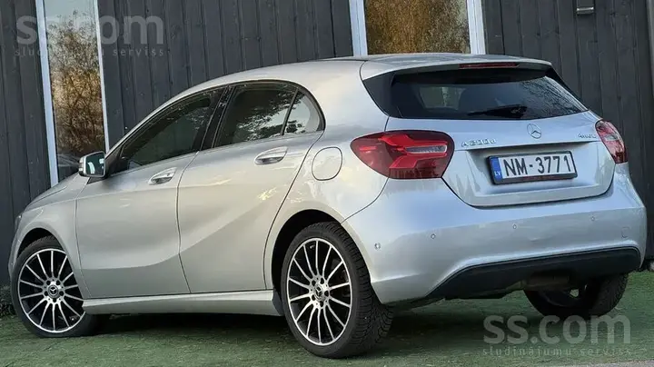 Mercedes-Benz A200 2016 photo 3