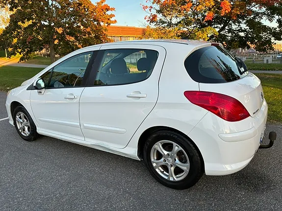 Peugeot 308 2008 photo 4
