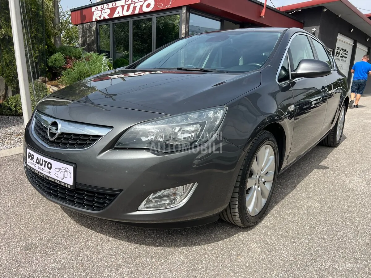 Opel Astra J