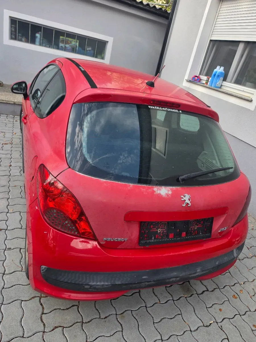 Peugeot 207 2007 photo 2