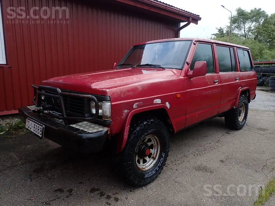 Nissan Patrol 1990 photo 4