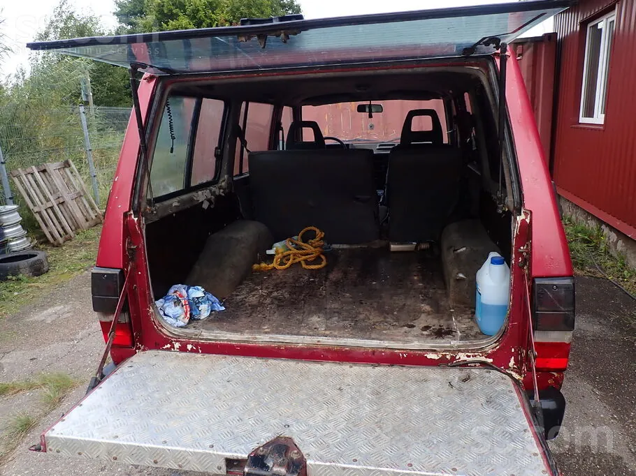 Nissan Patrol 1990 photo 5