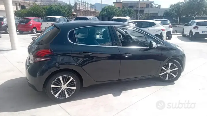 Peugeot 208 2017 photo 5