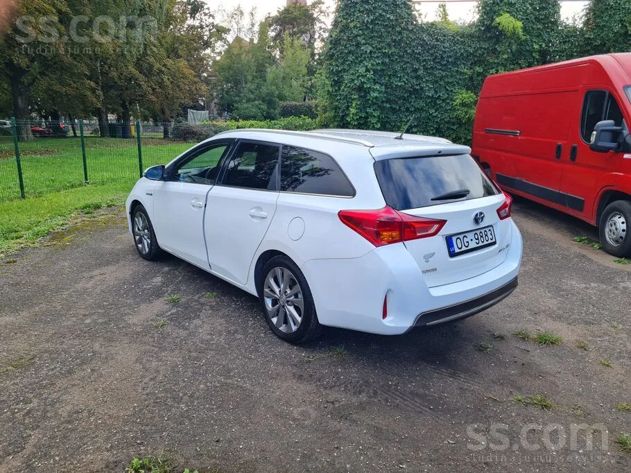 Toyota Auris 2015 photo 5