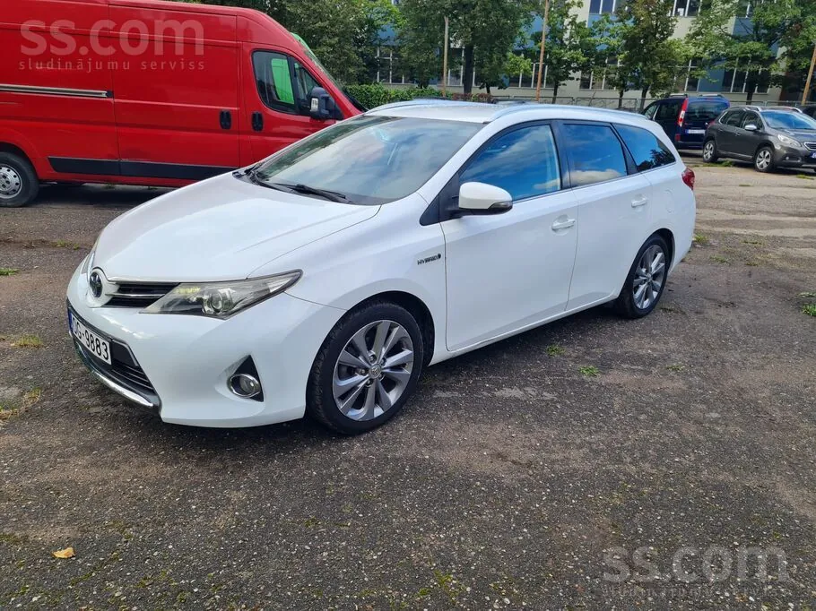 Toyota Auris 2015 photo 4
