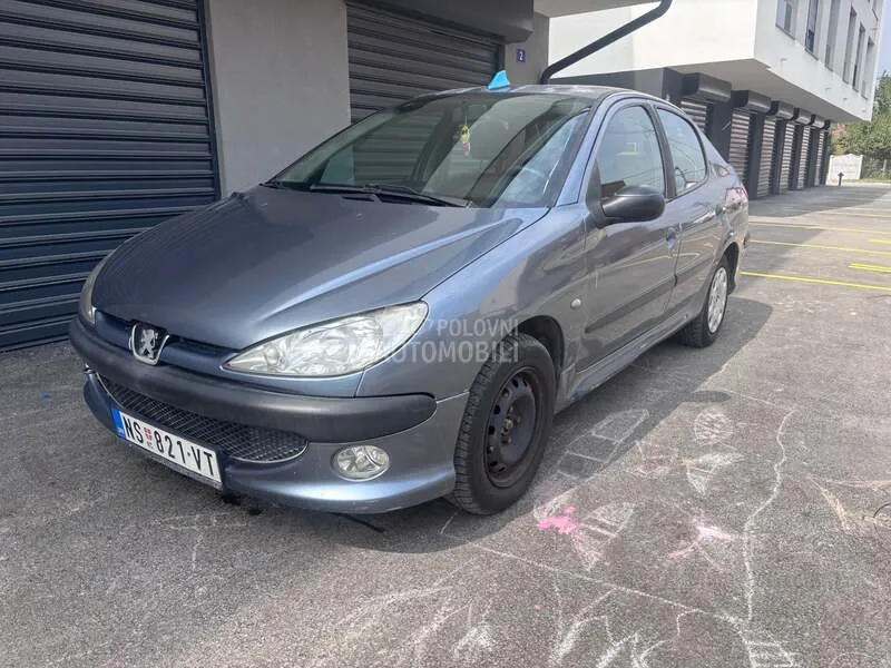 Peugeot 206 2008 photo 2
