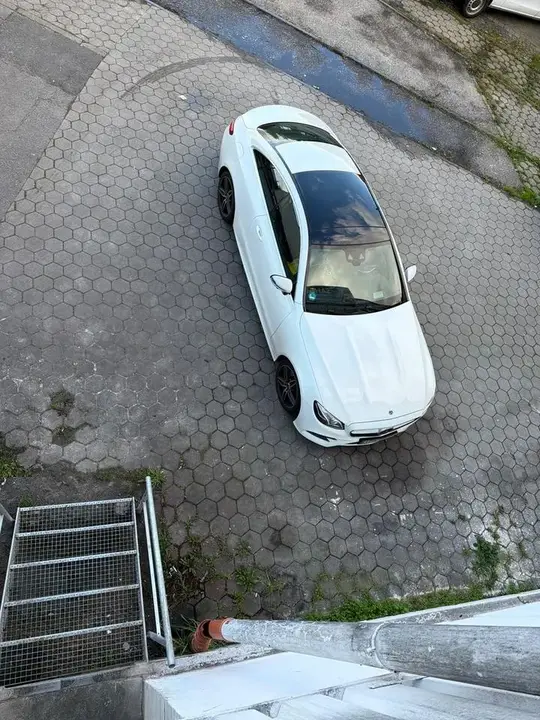 Mercedes-Benz E 200