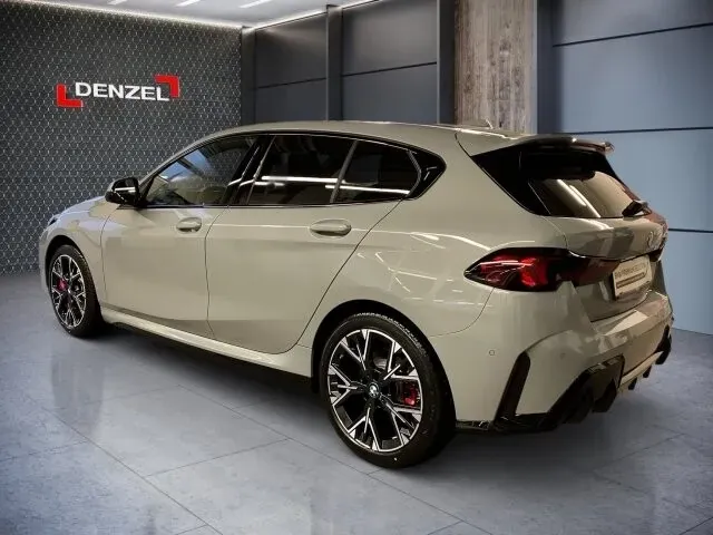 BMW 1 Series 2025 photo 3