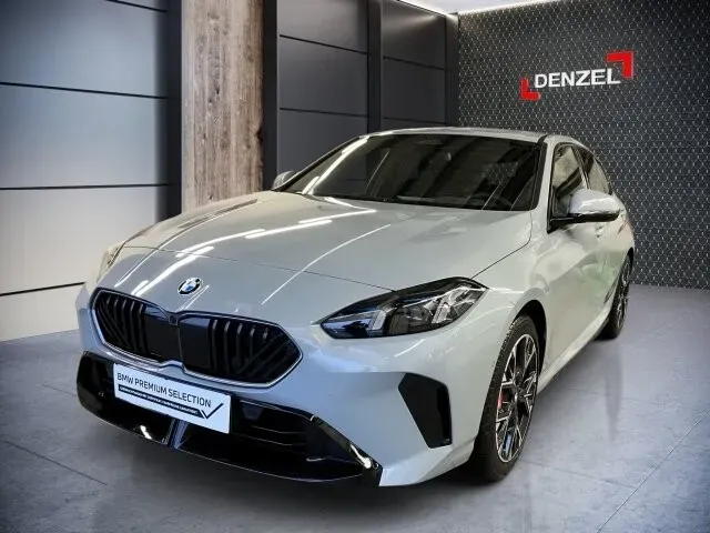 BMW 1 Series 2025 photo 2