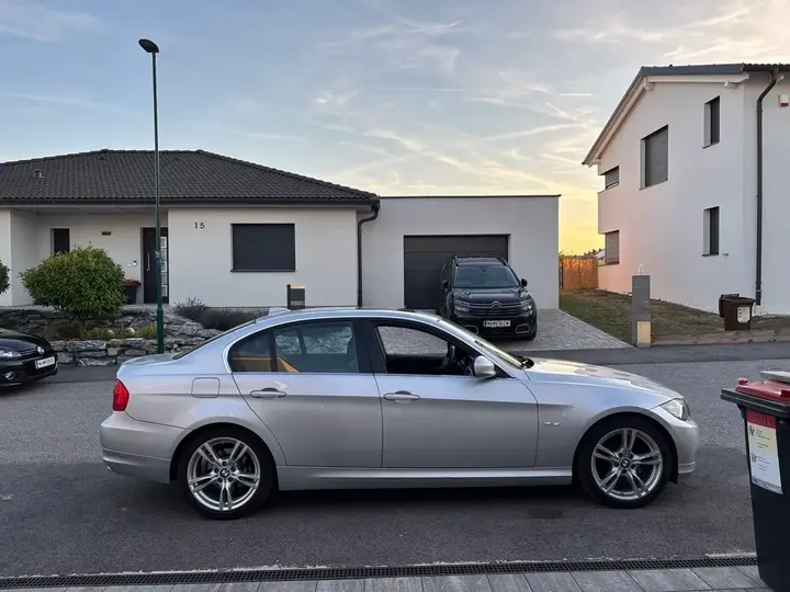 BMW 3Er-Reihe 325I 2010 photo 3