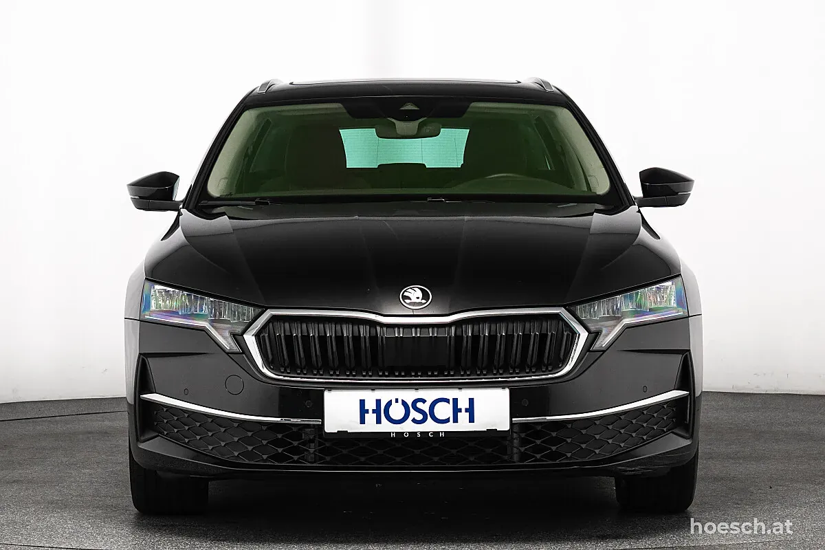 Skoda Octavia 2025 photo 2