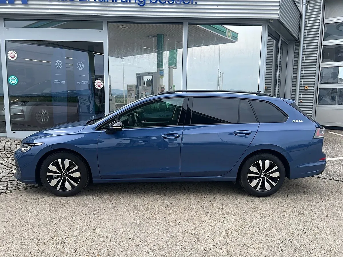 Volkswagen Golf 2025 photo 3