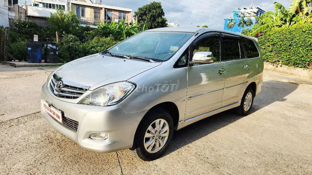 Toyota Innova 2009 photo 3