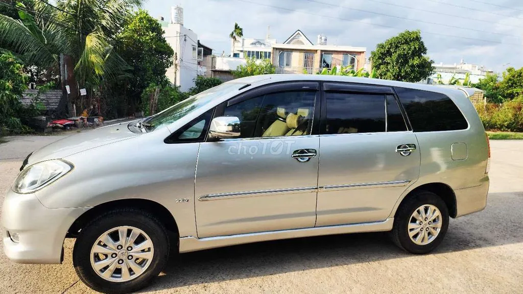 Toyota Innova 2009 photo 5