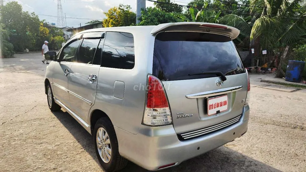Toyota Innova 2009 photo 4