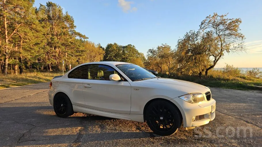 BMW 120I 2012 photo 2