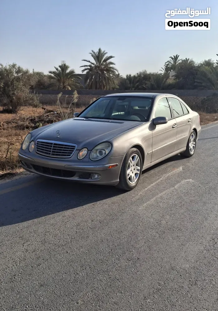 Mercedes-Benz E-Class 2004 photo 5