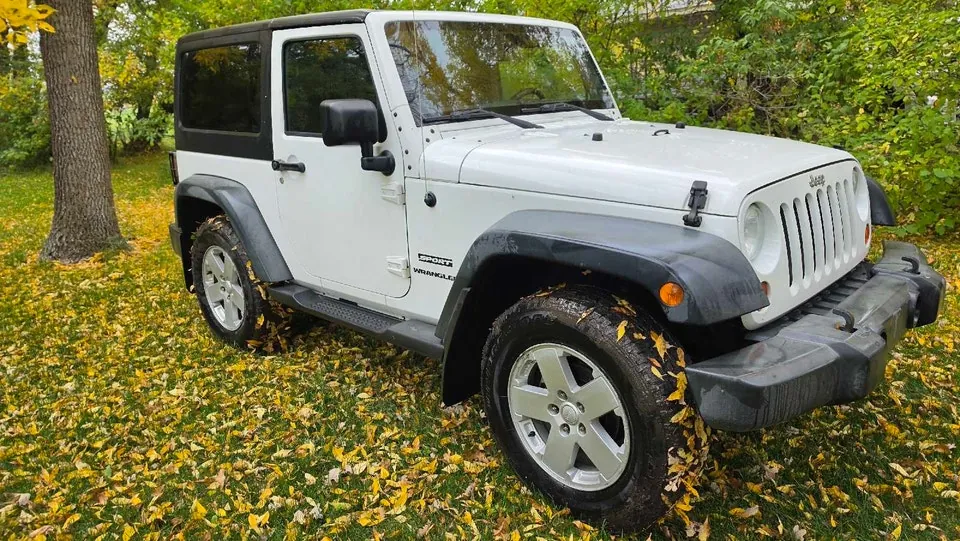 Jeep Wrangler 2011 photo 2