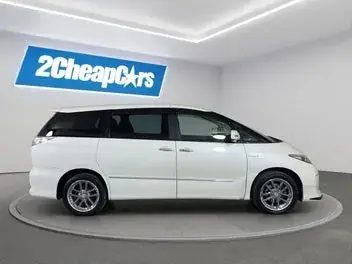 Toyota Estima 2012 photo 5