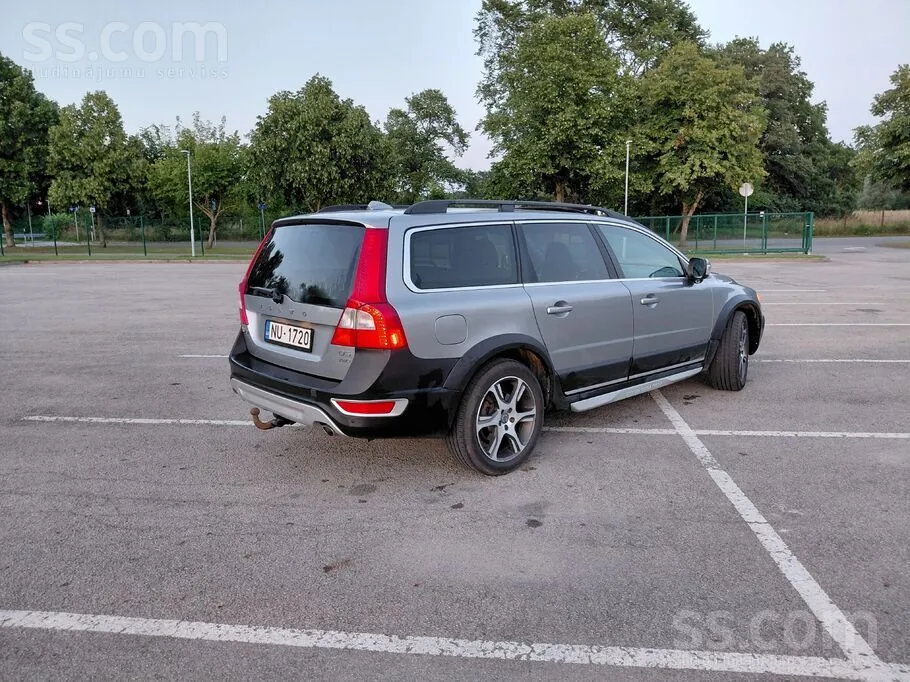 Volvo Xc70 2011 photo 2