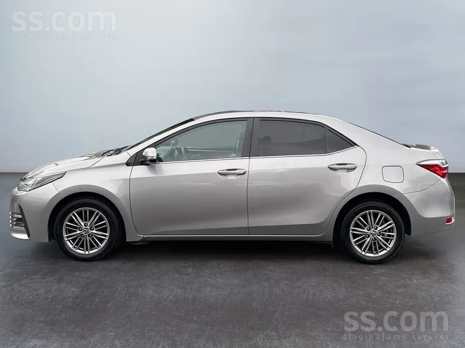 Toyota Corolla 2018 photo 2