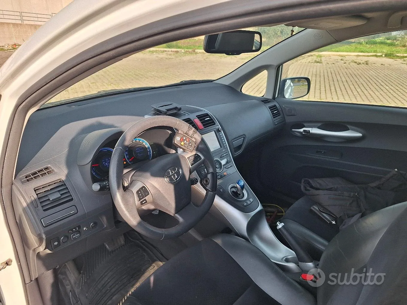 Toyota Auris 2011 photo 4